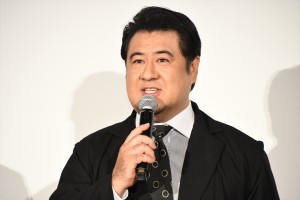 小手伸也、映画『大名倒産』公開初日舞台挨拶に登場