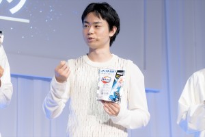菅田将暉、花王「新・洗たく洗剤発表会」に登場