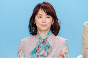 石田ゆり子、月10ドラマ『転職の魔王様』制作発表会見に登場