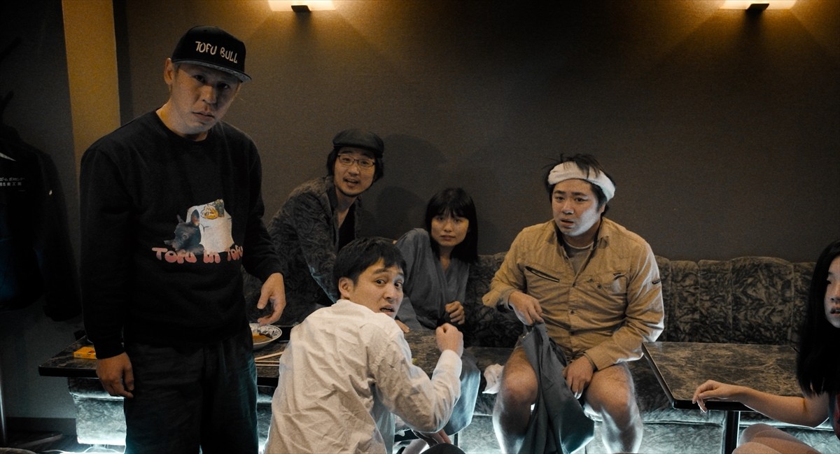 佐々木心音主演・ブラックコメディ映画『クオリア』完成！　2023年秋公開、個性豊かなキャスト陣も発表