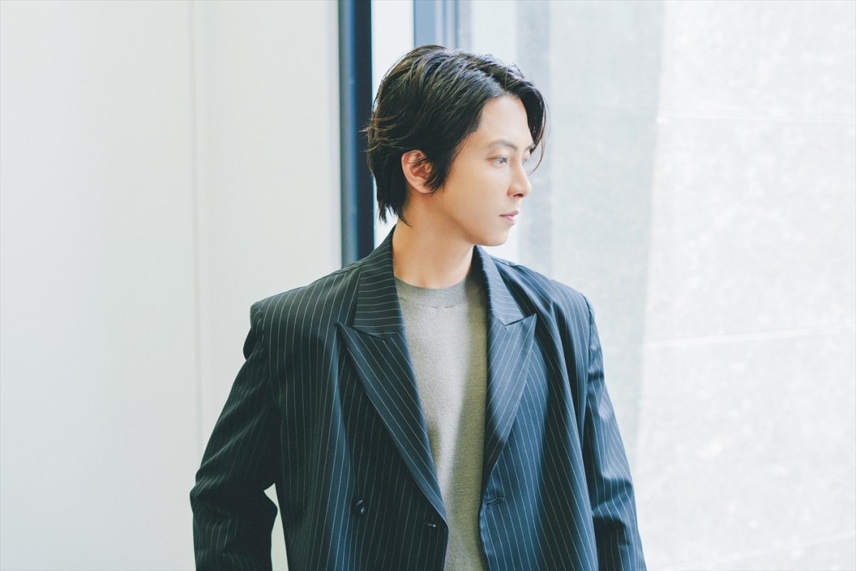山下智久＆新木優子、“上司と部下から恋人へ”　「とにかく優しい」「努力家」 5年ぶり共演の印象明かす