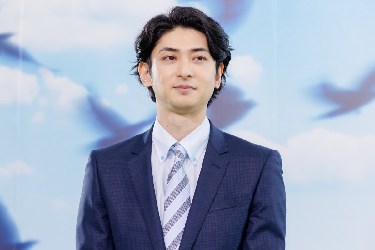 中村倫也、にぎやかな共演者に笑顔あふれる「『好き！』って思っています」