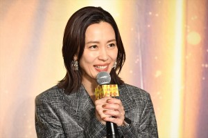 木村佳乃、木曜劇場『この素晴らしき世界』制作発表に登場
