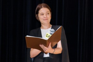 映画『Gメン』公開直前イベントでMCを務めた奥浜レイラ