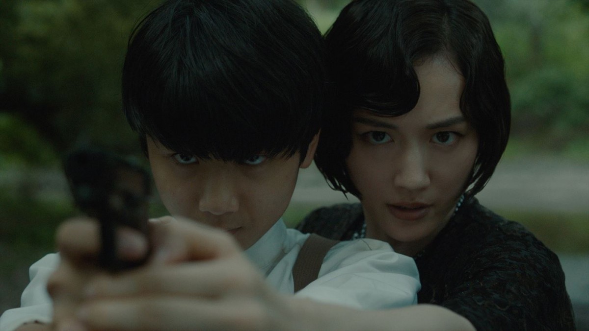 新しい学校のリーダーズが歌う「狙いうち」が映画『リボルバー・リリー』の応援ソングに！　映画コラボMV解禁