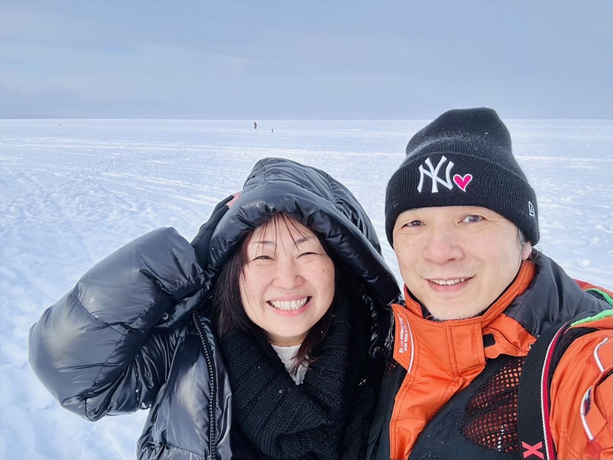 実演販売士夫のコミュ力＆話術全開でゴールイン！　交際0日婚のアラ還夫婦も登場　今週の『新婚さん』