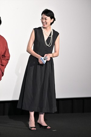 板谷由夏、映画『アナログ』完成披露イベントに登場