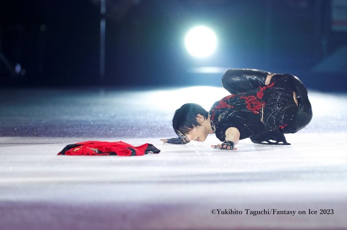羽生結弦、プロ転向1年目の軌跡を追う　『羽生結弦／PROFESSIONAL』誌面カット公開