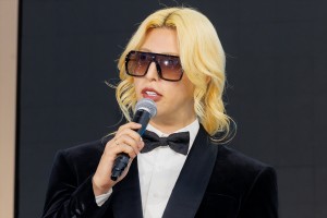 ローランド、新作発表会「＃DMM TVまつり ～Original Content Lineup～」に登場