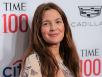 ドリュー・バリモア、スト中なのに番組再開 権威ある授賞式のホスト降板