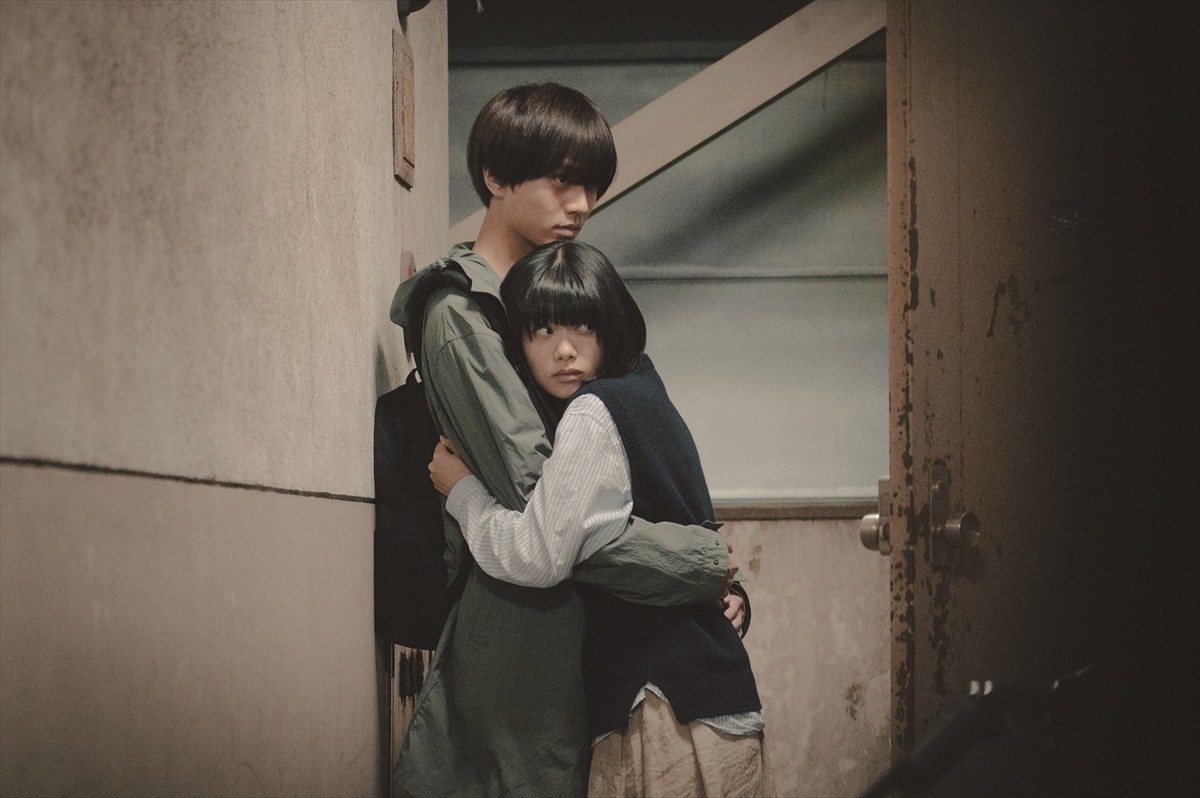 永瀬廉主演『法廷遊戯』、謎が深まる杉咲花との関係表す新場面写真解禁