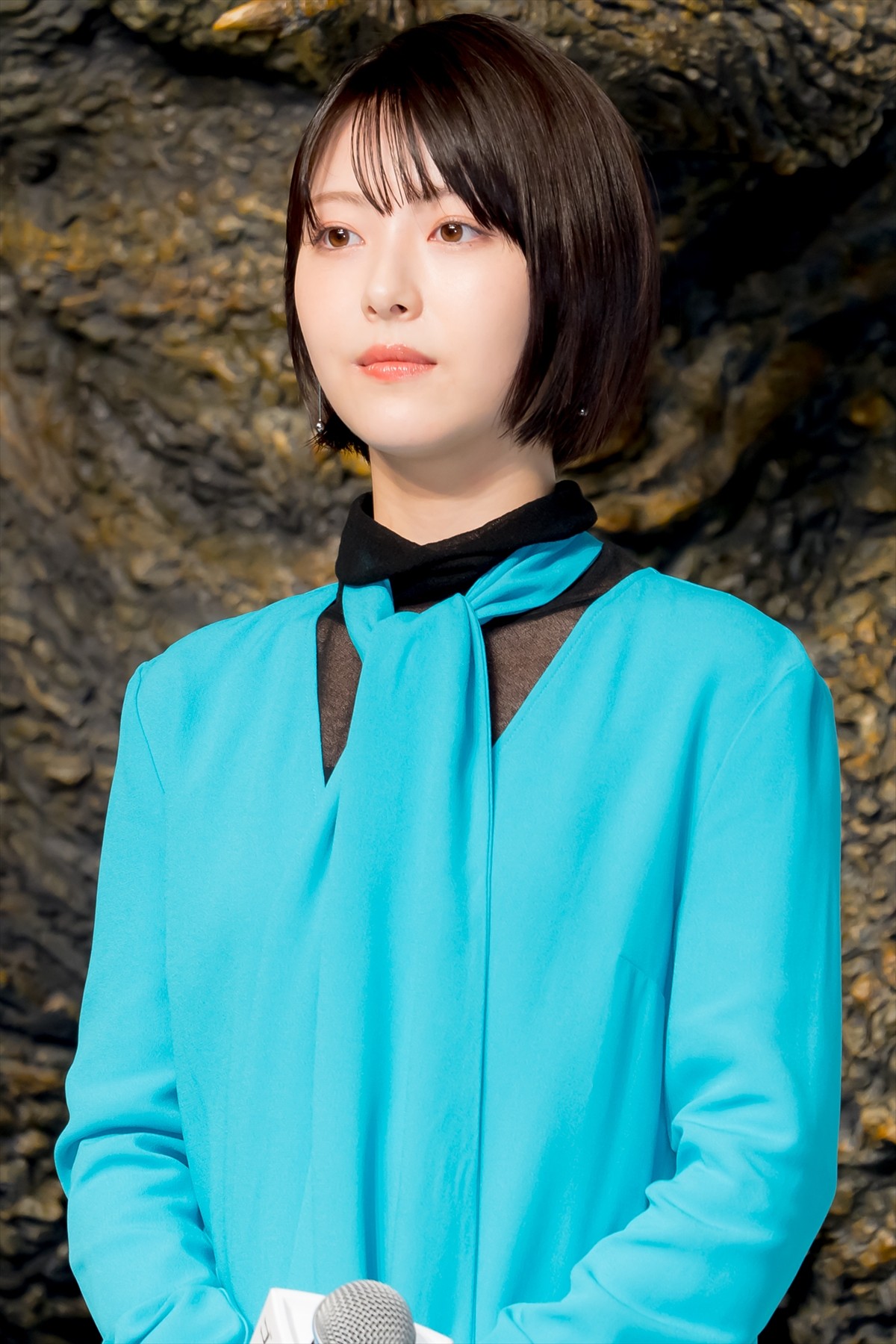 浜辺美波、華やか＆キュートな姿で魅了！　『ゴジラ-1.0』イベントでのコーデを振り返る