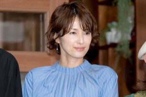 ドラマ『ゆりあ先生の赤い糸』制作発表記者会見に出席した吉瀬美智子