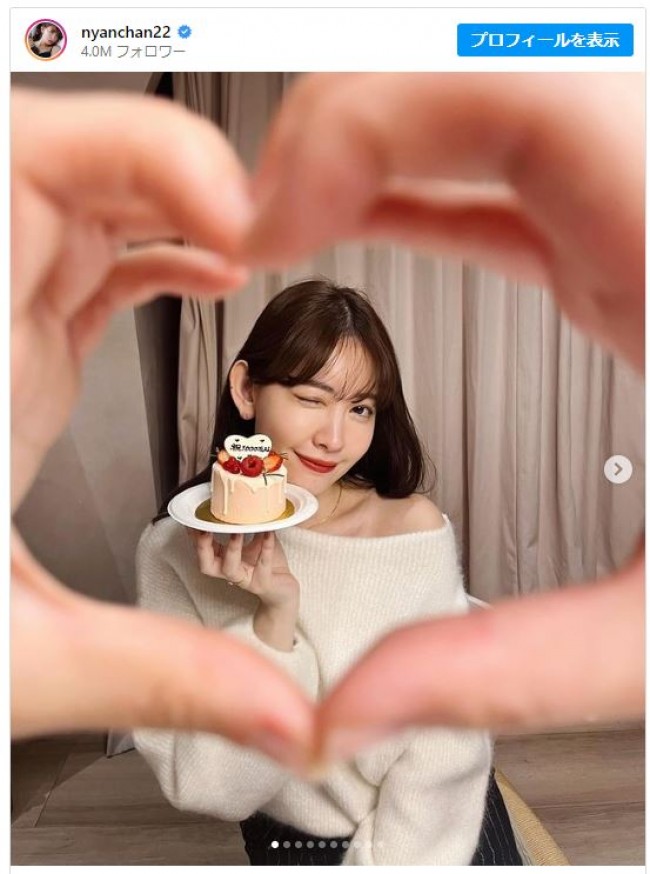 SNS総フォロワー数1000万人突破の小嶋陽菜　※「小嶋陽菜」インスタグラム