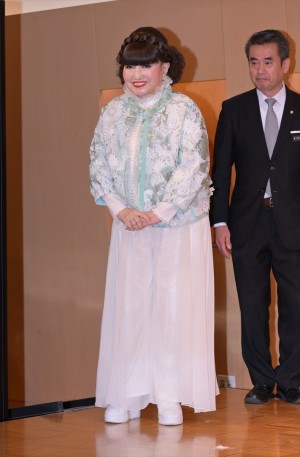 黒柳徹子、『続 窓ぎわのトットちゃん』発売記念会見に登場