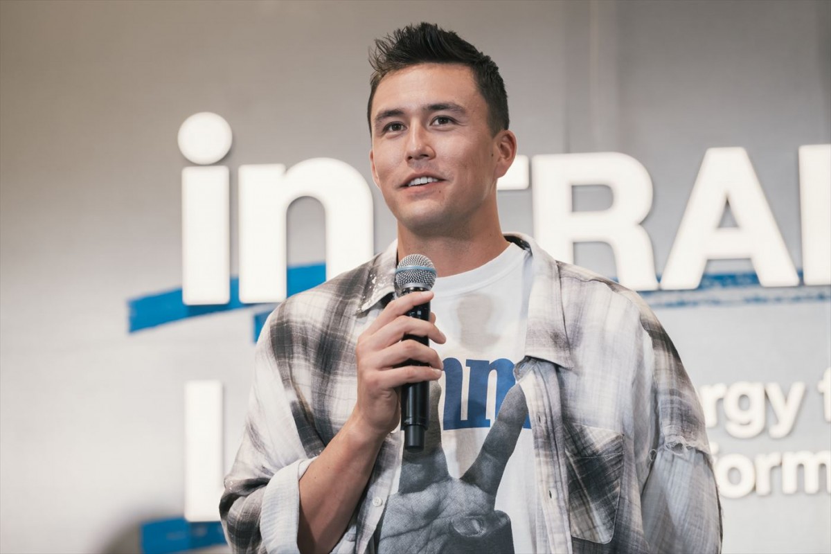 ラーズ・ヌートバー選手「今年は山あり谷あり」　斎藤佑樹さんとの再会し笑顔！