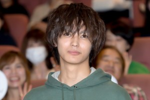 神尾楓珠、木曜劇場『いちばんすきな花』完成披露試写イベントに登場