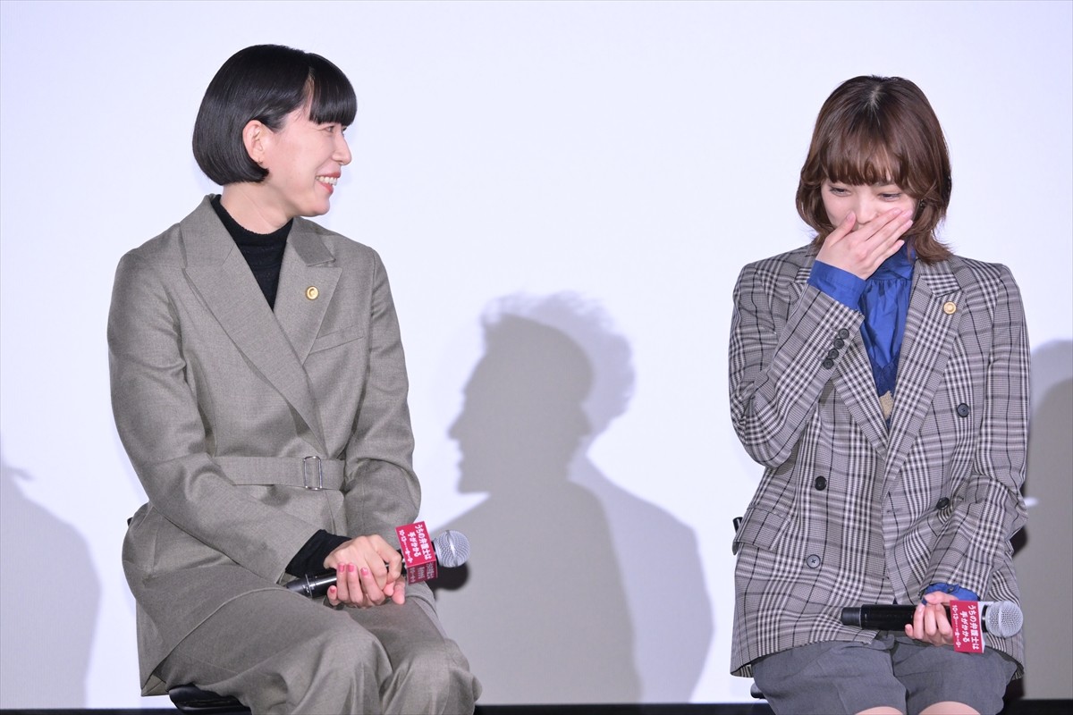 平手友梨奈、ムロツヨシから“殺傷能力が高い言い間違い”暴露され「本当に申し訳なかったです」