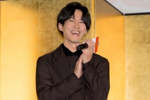 松坂桃李、映画『ゆとりですがなにか インターナショナル』初日舞台挨拶に登場