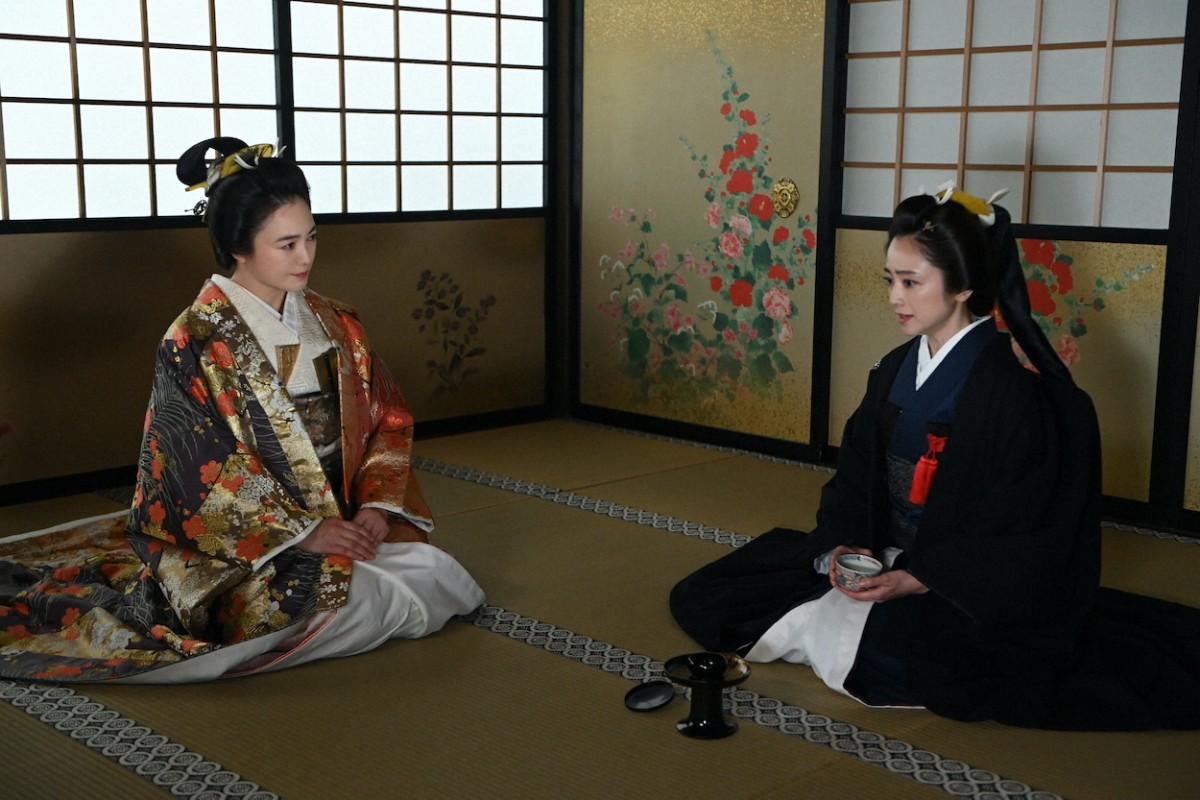 男女逆転『大奥』“源内”鈴木杏と“意次”松下奈緒のキスシーンにネット悶絶も直後の急展開に衝撃「天国から地獄…」