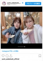 （写真左から）若月佑美、秋元真夏　※「若月佑美」インスタグラム