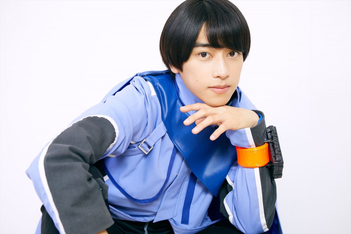 “ガッチャード”本島純政＆“ギーツ”簡秀吉、課題への向き合い方は一緒！　新世代「仮面ライダー」俳優の意外な共通点とは？