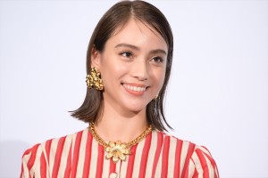 滝沢カレン、映画『窓ぎわのトットちゃん』初日舞台挨拶に登場