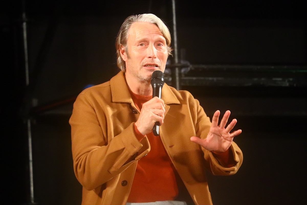 マッツ・ミケルセン、年を取って「服に気を使うようになりました」　セクシーでダンディーな理由明かす＜東京コミコン2023＞