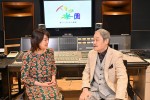 『人生の楽園』楽園の案内人を務める（左から）菊池桃子、西田敏行