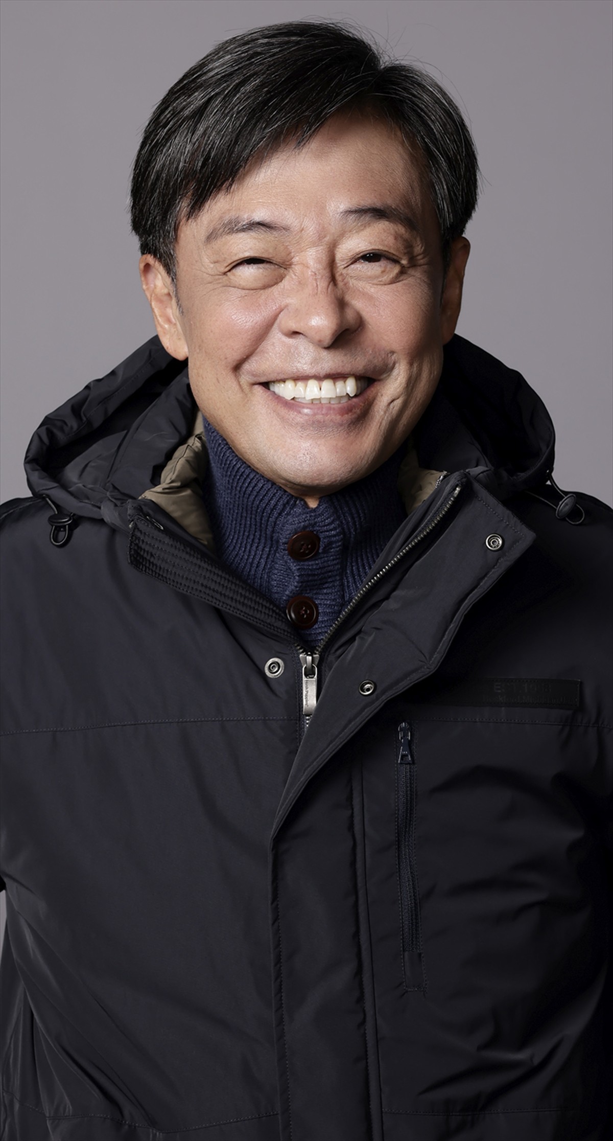 鈴鹿央士＆山本舞香、“超クセ強”ニセ家族に！　新ドラマ『闇バイト家族』来年1月スタート