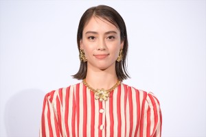 滝沢カレン、映画『窓ぎわのトットちゃん』初日舞台挨拶に登場