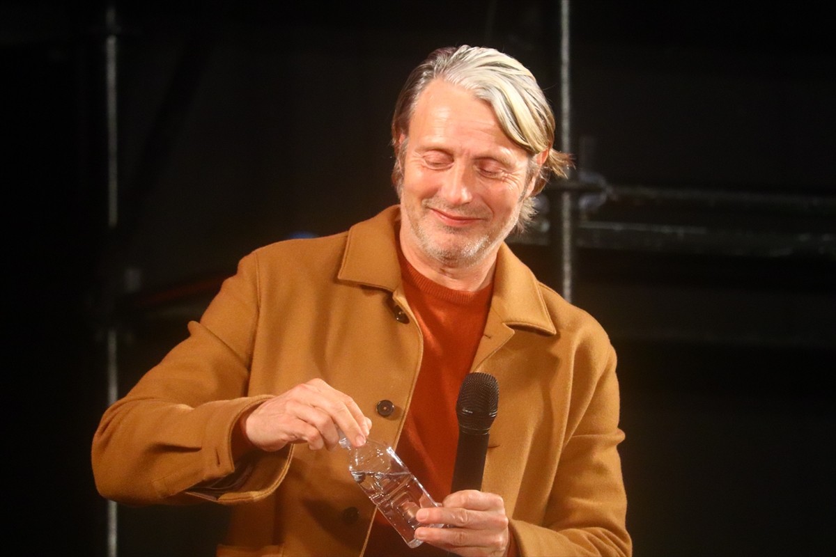 マッツ・ミケルセン、年を取って「服に気を使うようになりました」　セクシーでダンディーな理由明かす＜東京コミコン2023＞