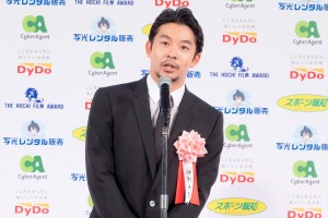 仲野太賀、「第48回報知映画賞」授賞式に登場