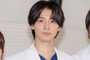 高杉真宙、新水曜ドラマ『となりのナースエイド』制作発表会見に登場