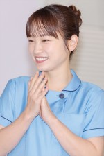 川栄李奈、新水曜ドラマ『となりのナースエイド』制作発表会見に登場
