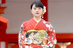 上坂樹里、「エイベックス・マネジメント・エージェンシー 新春参拝＆晴れ着お披露目会」に登場