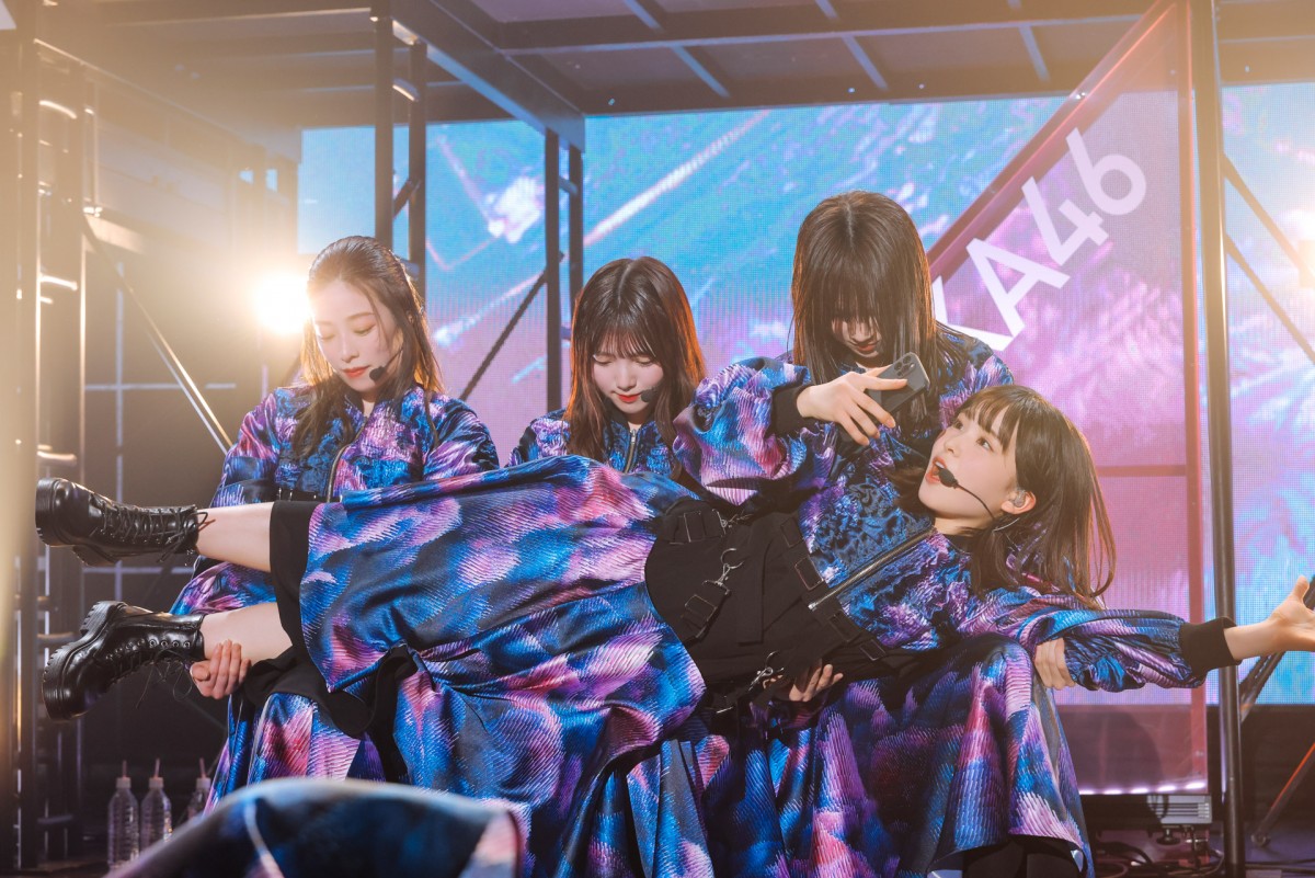 櫻坂46「BACKS LIVE!!」　“座長”井上梨名を筆頭に12人が涙と決意のパフォーマンス