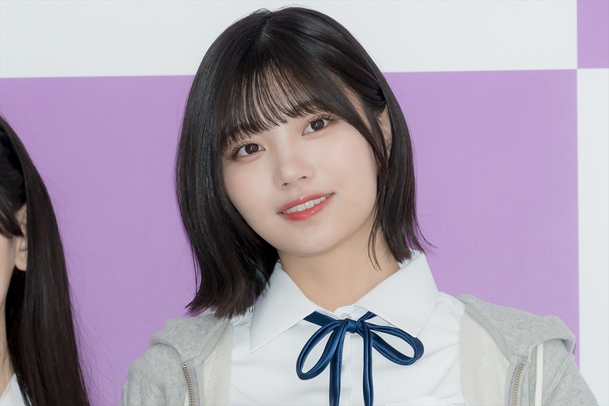 乃木坂46・5期生、齋藤飛鳥に写真集をお渡し「見てくれたらうれしいな」　それぞれのチャームポイントも告白