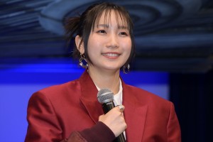 幾田りら、映画『デッドデッドデーモンズデデデデデストラクション』前章　完成披露試写会舞台挨拶に登場