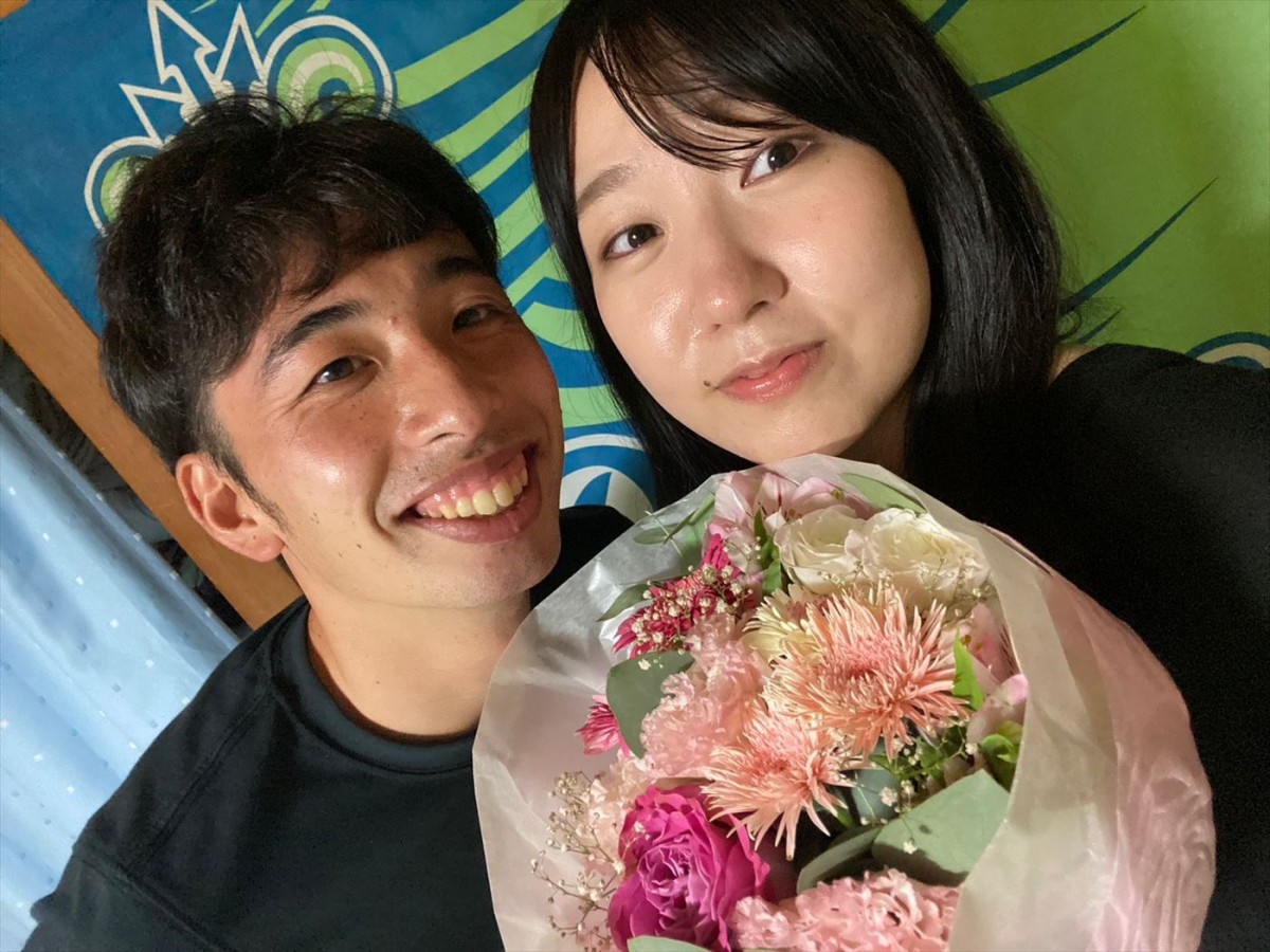 バイト先で出会った女子高生と大学生が卒業後にゴールイン！　しっかり妻が貯蓄にも成功　あすの『新婚さん』