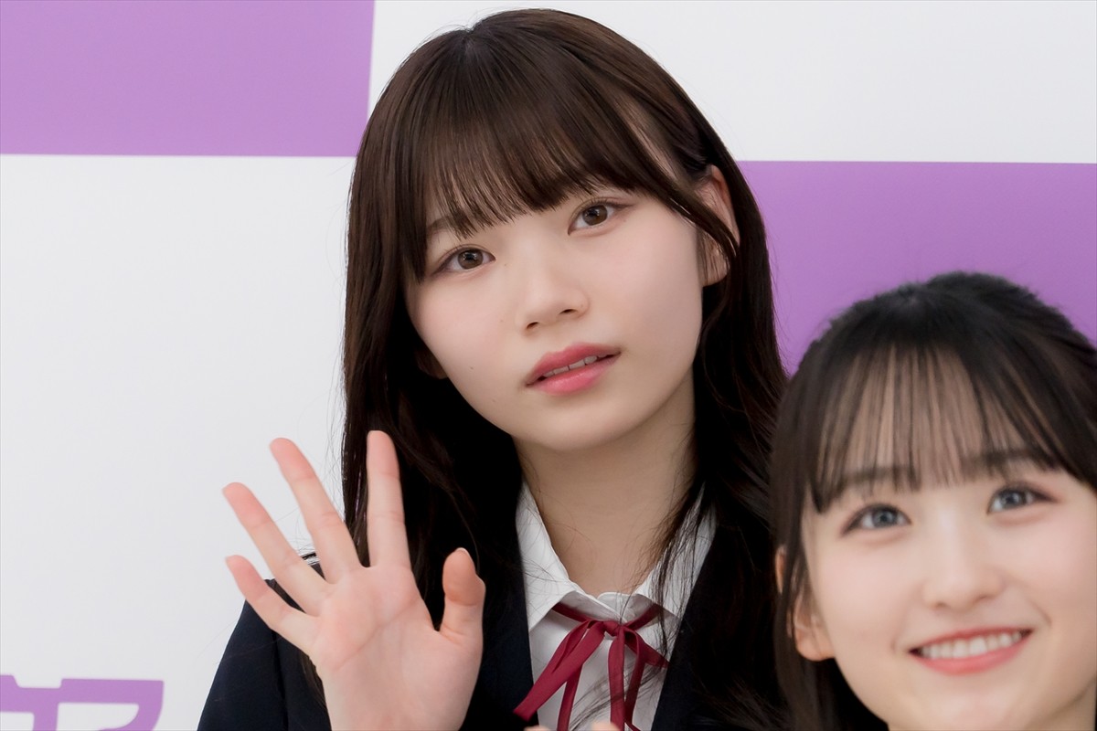 乃木坂46・5期生、齋藤飛鳥に写真集をお渡し「見てくれたらうれしいな」　それぞれのチャームポイントも告白