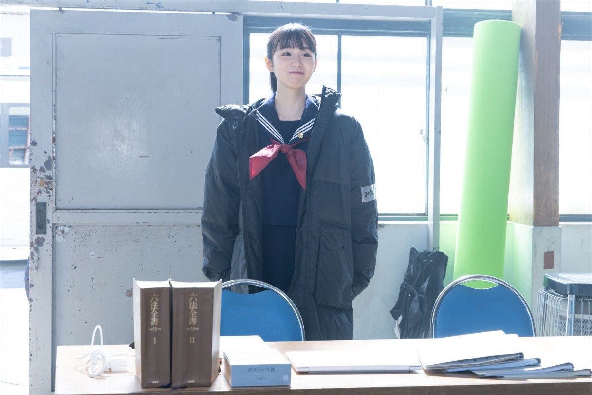 『JKと六法全書』主演・幸澤沙良が牛と一緒にクランクイン！　柄本明との共演に感激