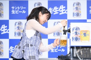 上白石萌音、「サントリー生ビール」新CM発表会に登場