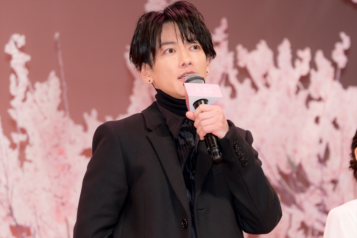 佐藤健、現場での長澤まさみの様子明かす「番長のようにみんなを引っ張ってくれました」