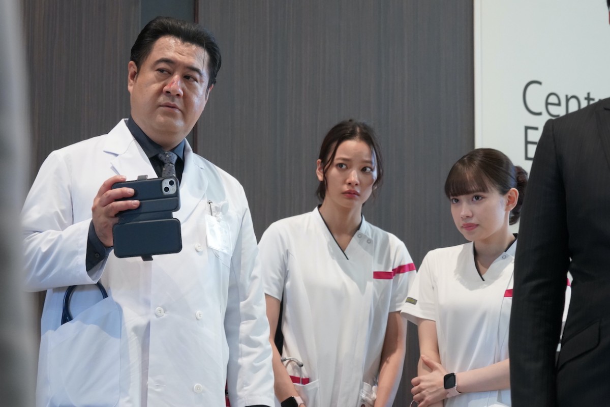 『となりのナースエイド』第9話　“澪”川栄李奈、姉“唯”成海璃子のノートPCから驚きの情報を得る