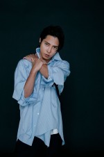 ドラマ『ブルーモーメント』で挿入歌を担当する山下智久