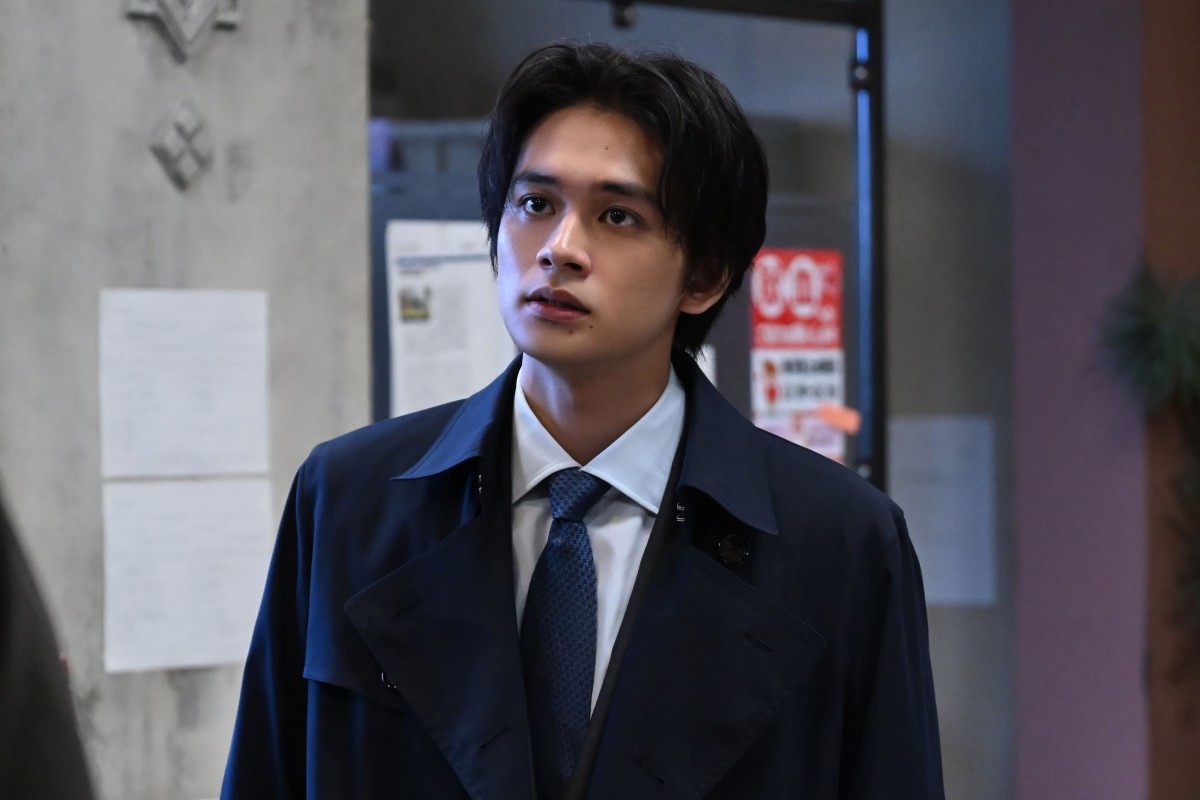 長谷川博己、殺人犯をも無罪にするダークで危険な弁護士を怪演！『アンチヒーロー』今夜開幕