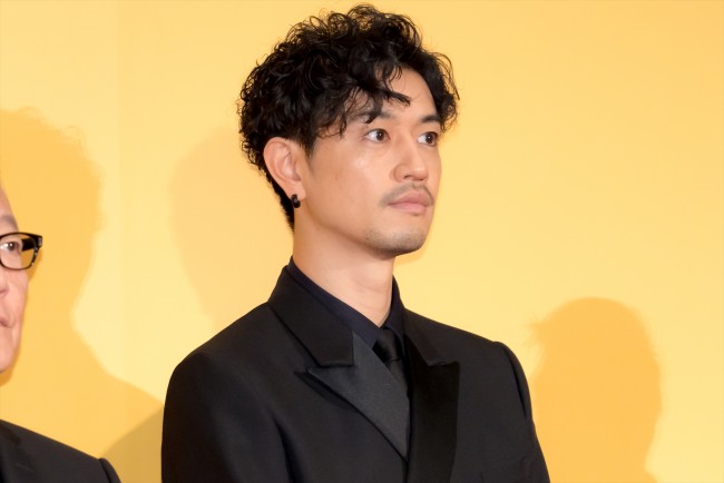 【本作紹介時のみ使用可】映画『碁盤斬り』完成披露舞台挨拶　20240423