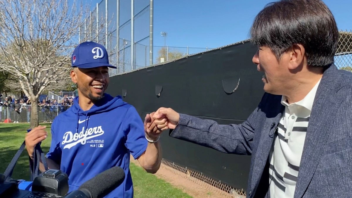 希少　メジャーリーグ　インディアンズ　ユニホーム　石橋貴明 ワールドシリーズ、インディアンスは代打タカ・タナカあるんですかね