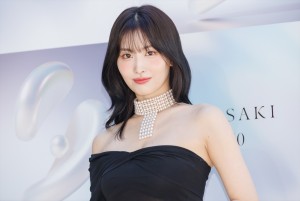 TWICE・MOMO、TASAKI 70周年アニバーサリー エキシビション「FLOATING SHELL」フォトコールに登場